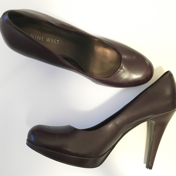 - Nine West Brown Heels - Picture 1 of 7